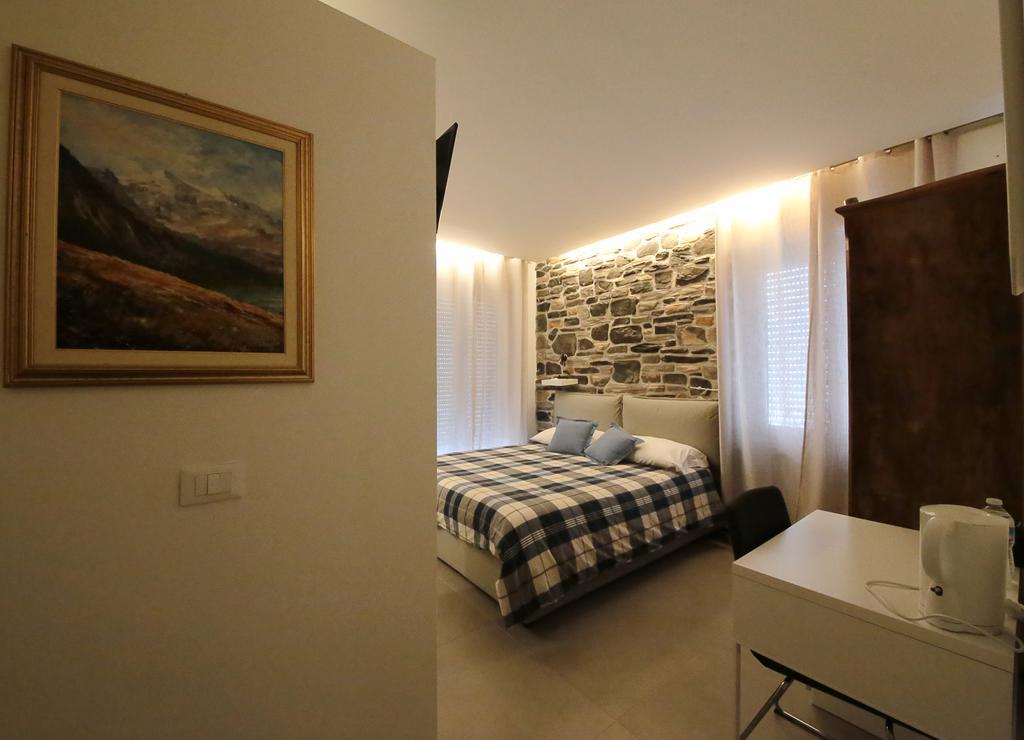 Affittacamere Smile Accomodation Αόστα Εξωτερικό φωτογραφία
